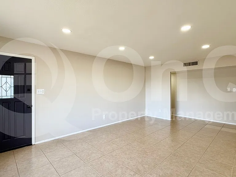 1275 E Loma Vista Dr — Photo 7