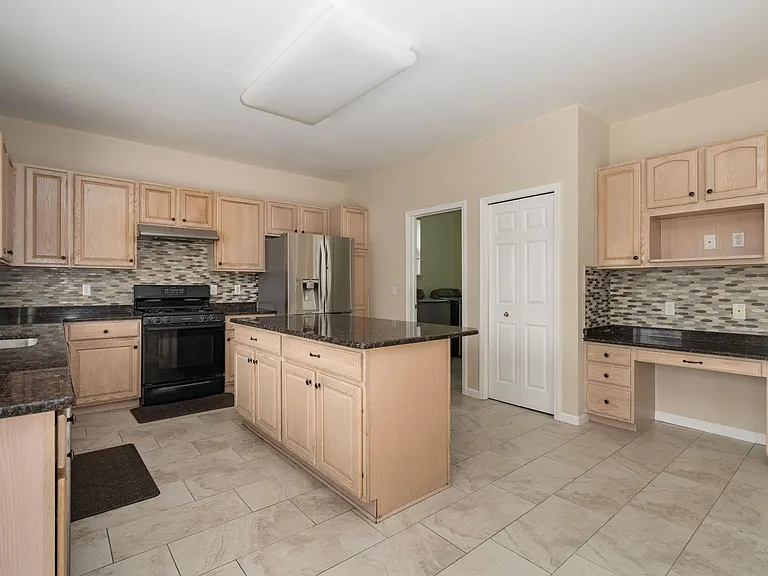 14864 Liri Dr — Photo 9