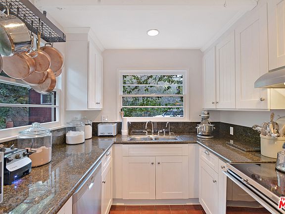 5th image of 19585 Grand View Dr