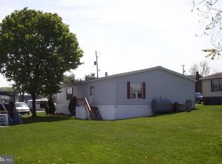 4 Terrie Ln, East Earl, PA 17519