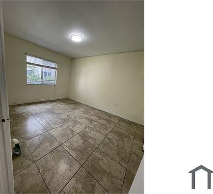5th image of 1240 SE 28th Ct Unit 101