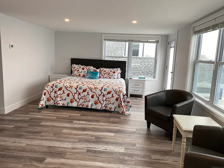 1019 Fairfield Beach Rd — Photo 7