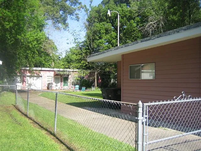 Building Photo 3