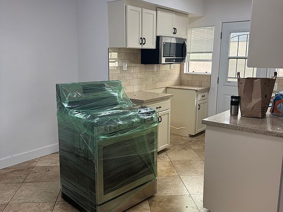 5th image of 1312 N Laurel Ave APT 1