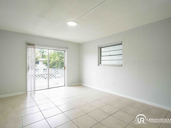 3rd image of 450 NE 82nd Ter APT 6