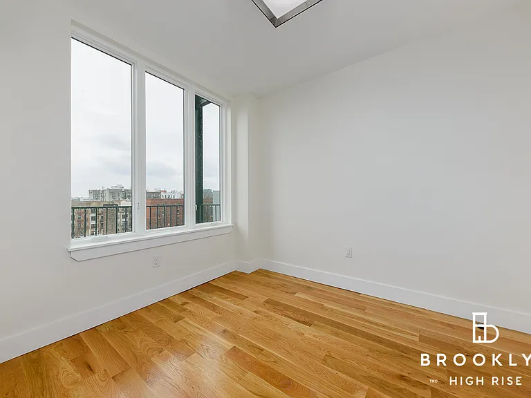 535 Grand St #5A — Photo 4