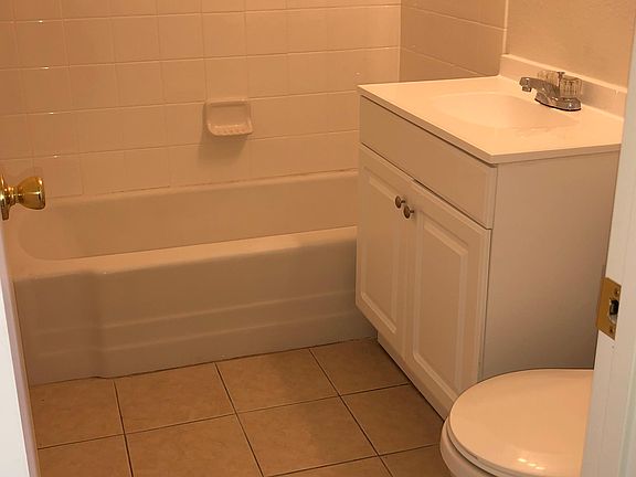2nd image of 2014 Castleberry Ln APT B
