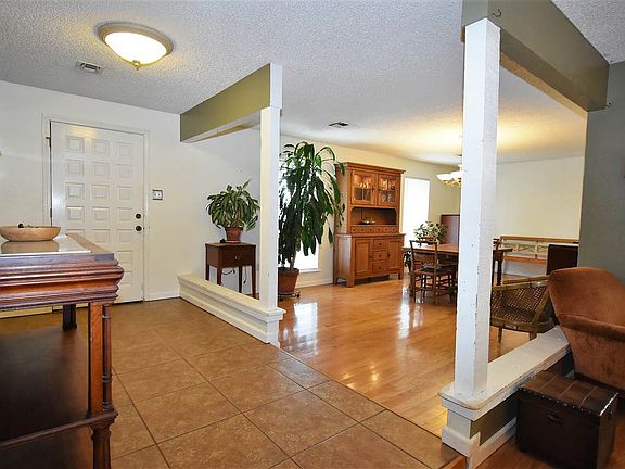 5th image of 70 Breckinridge Dr