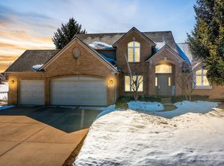7818 Claiborne Dr, Brighton, MI