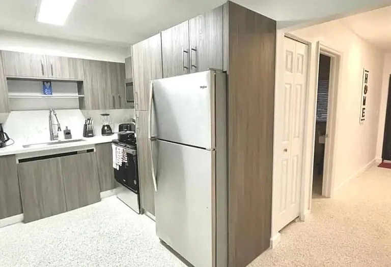 250 SW 10th Ave #2 — Photo 3