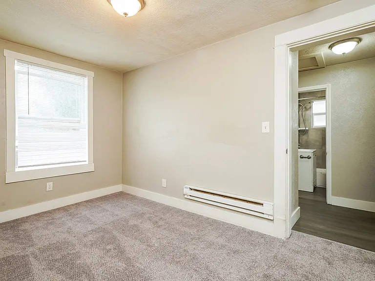 2943 Porter Ave — Photo 12