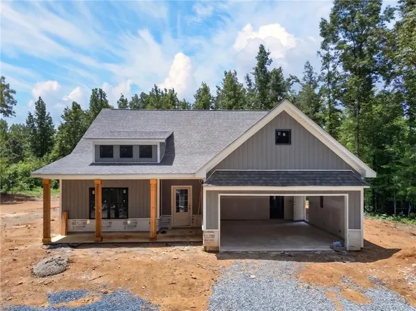 457 Relay Rd, Silver Creek, GA 30173