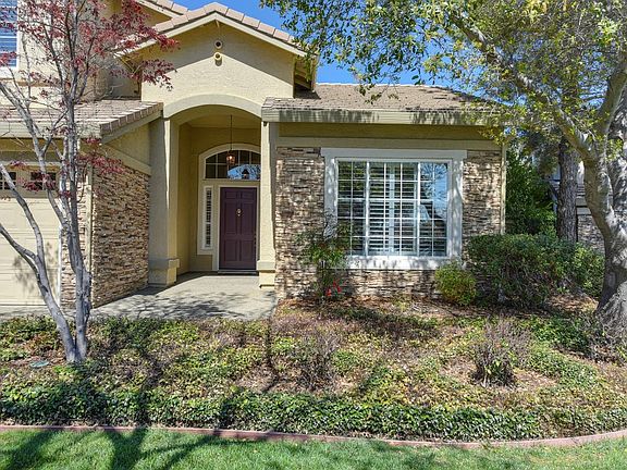 2nd image of 3937 Ironwood Dr