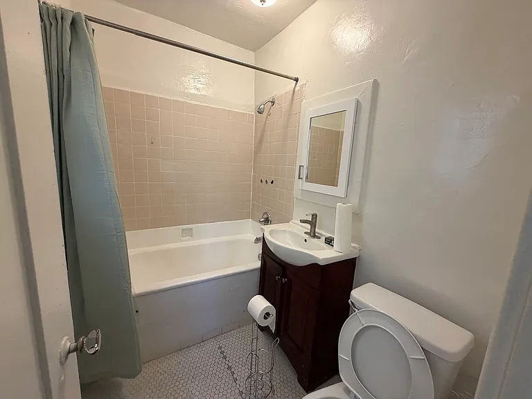 1941 W Washington Blvd #1941 — Photo 18