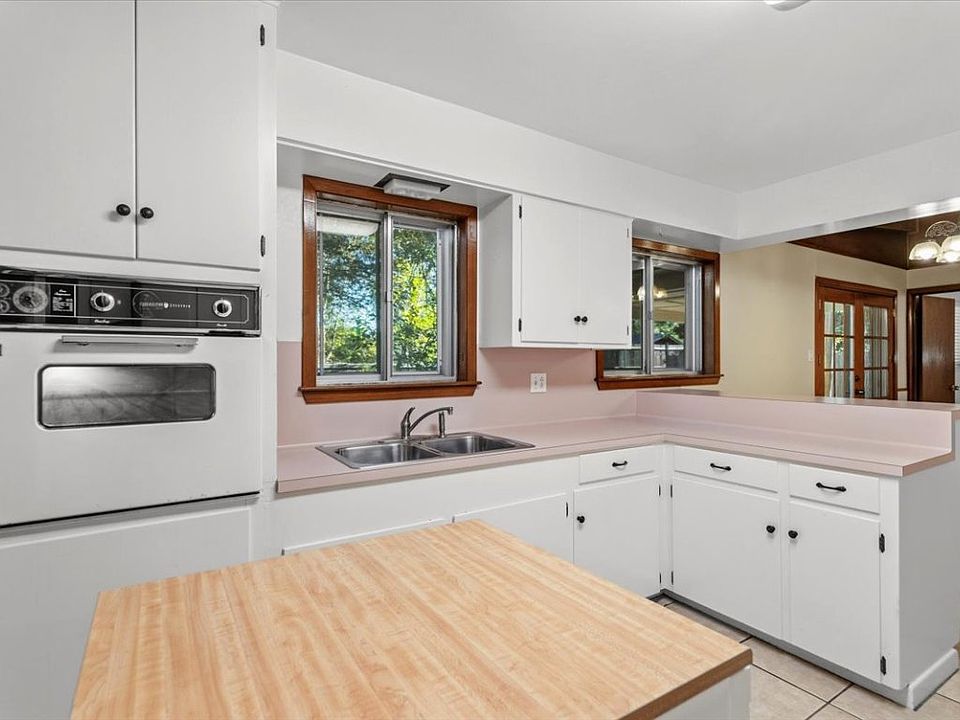 1st image of 3210 Bruce Dr #3210