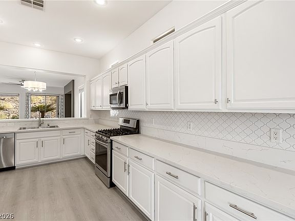 5th image of 29 Gladewater Dr