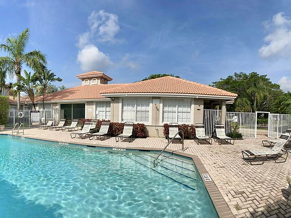 2nd image of 10253 Via Hibiscus