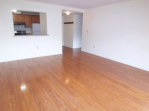 1 Watermill Pl #426 — Photo 3