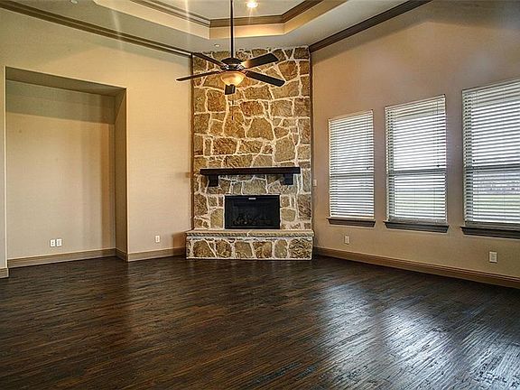 4th image of 901 Turnberry Ln