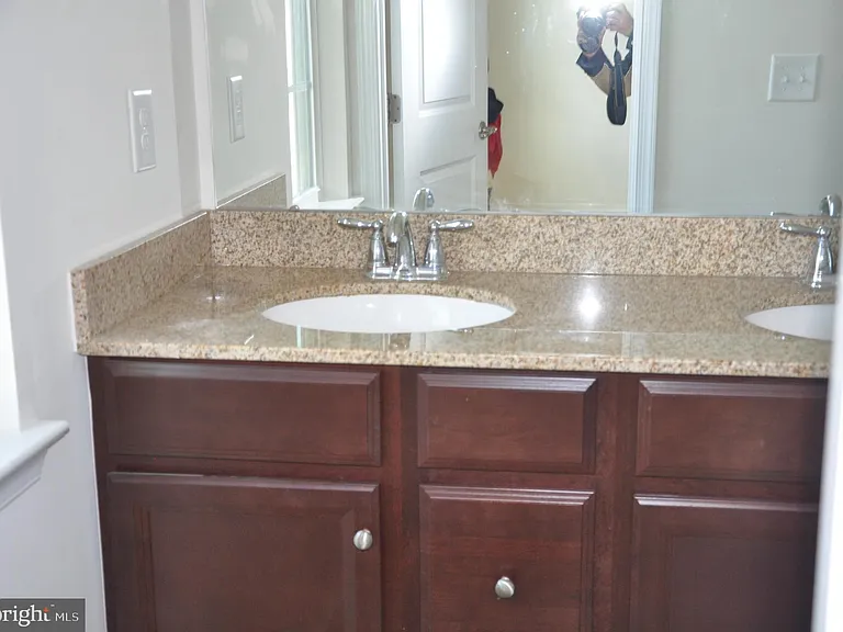 905 Susan Cir — Photo 28