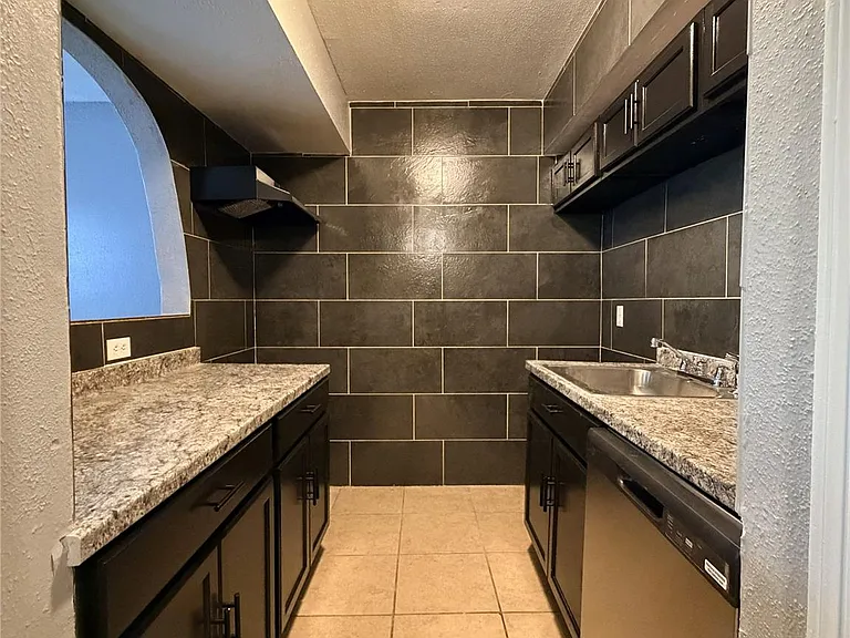 9550 Deering Dr #509 — Photo 6