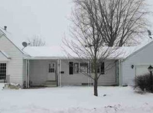 312 N Hickory St, Glasford, IL 61533