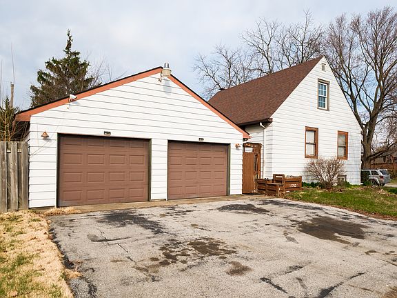 5th image of 17702 Community St