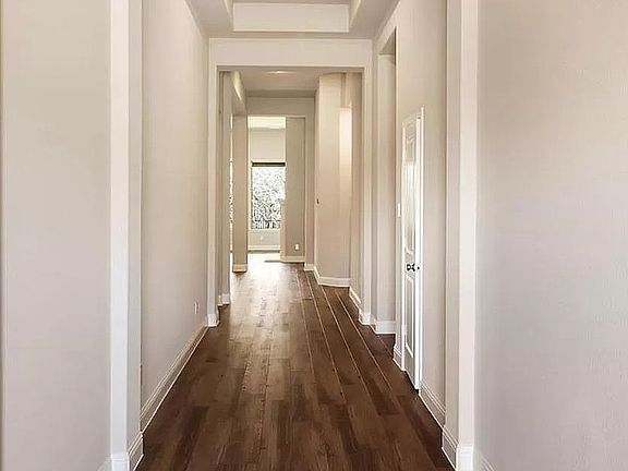 5th image of 301 Mira Vista Ln