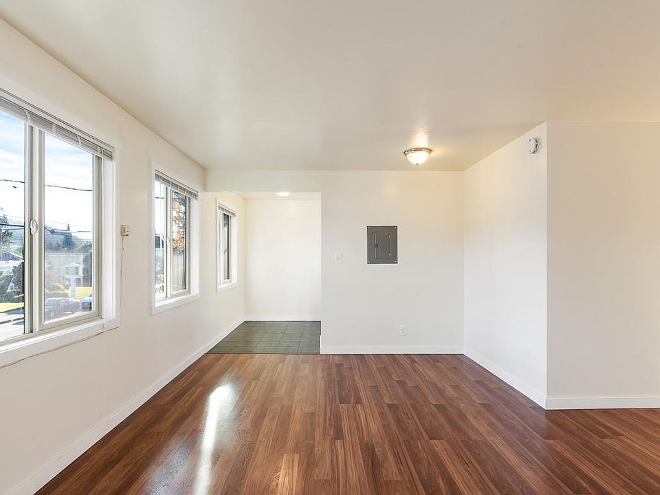 2nd image of 1107 S 3rd St APT 201