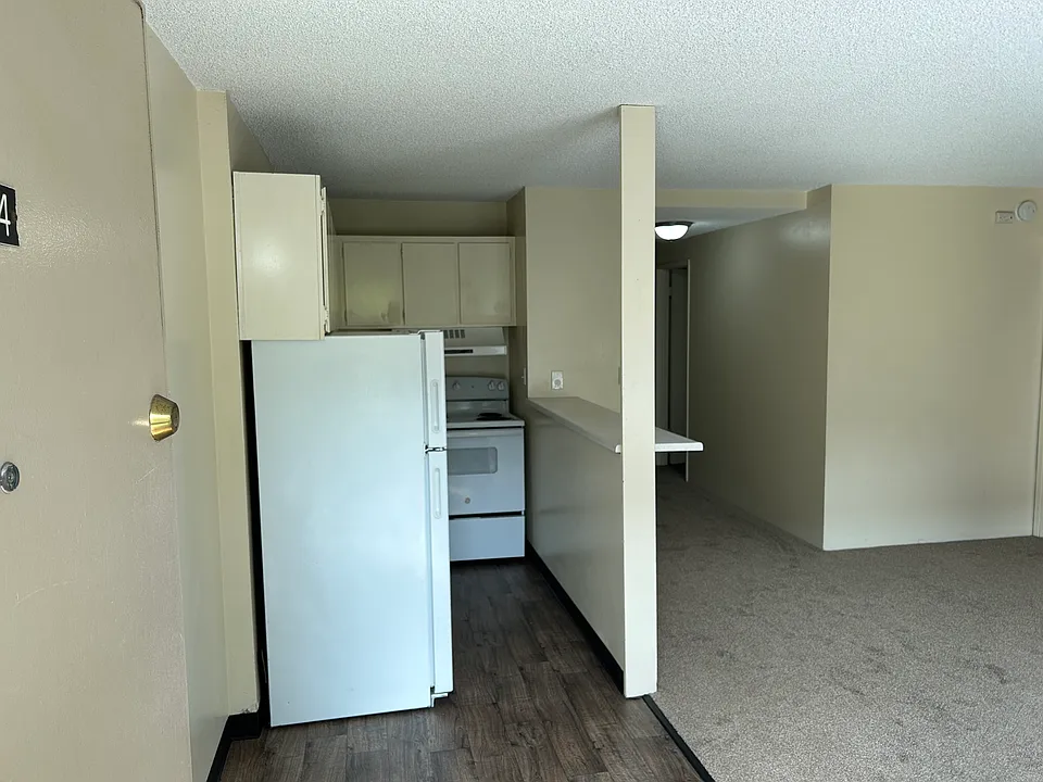 4130 11th Ave NE #8004