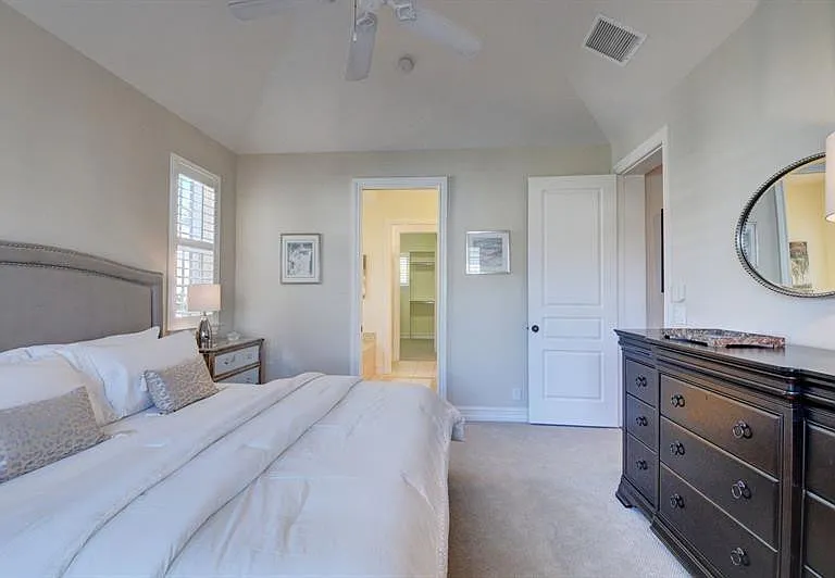 306 E Mallory Cir — Photo 21