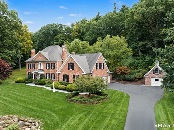 14 Pembroke Drive, Avon, CT 06001
