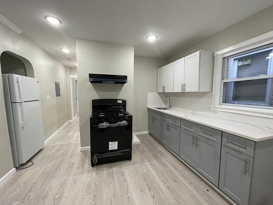 1st image of 69 Seymour Ave Floor 2