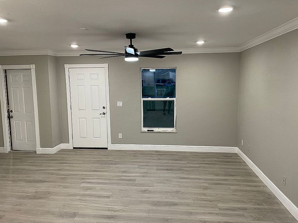 1st image of 400 Plumosa Ave