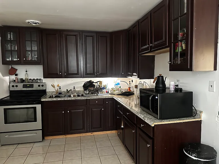9510 Castle Dr — Photo 10