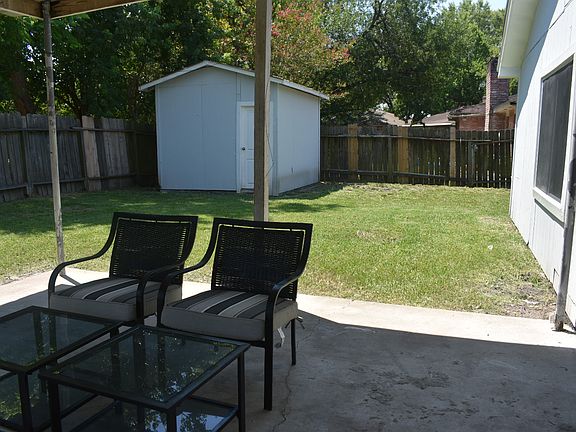 3rd image of 10103 Kent Towne Ln