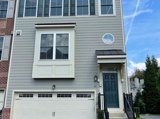 82 Parkview Cir, Wayne, PA 19087