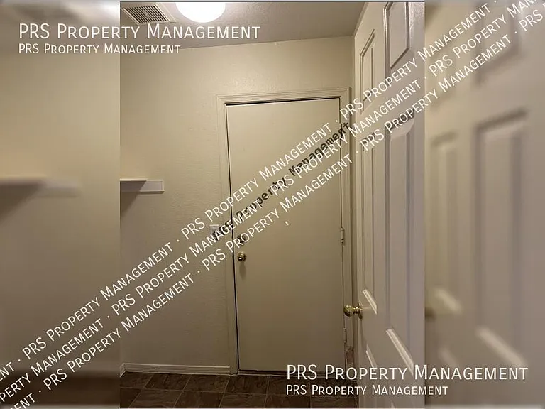 818 W Silver Creek Rd — Photo 17