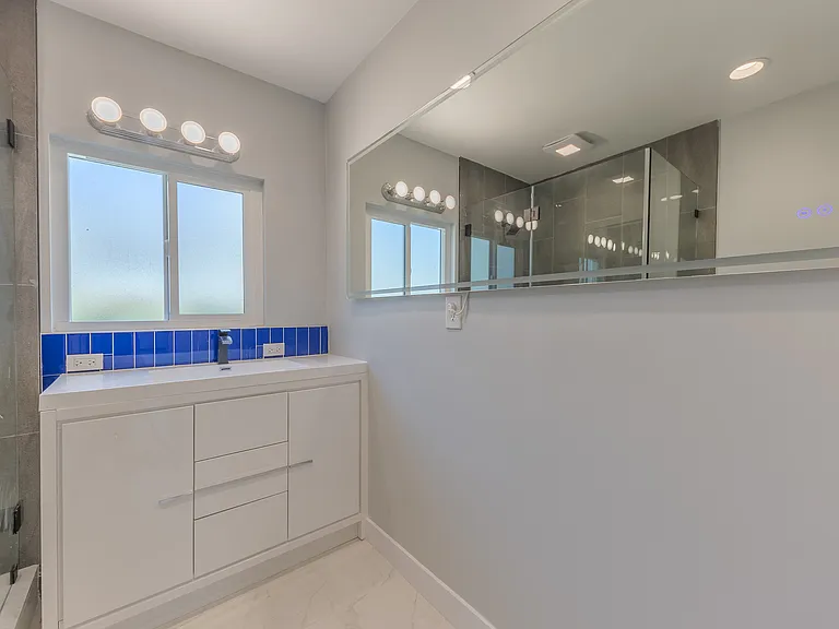 2522 Armacost Ave — Photo 14