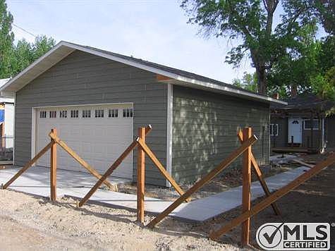 Detached Garage