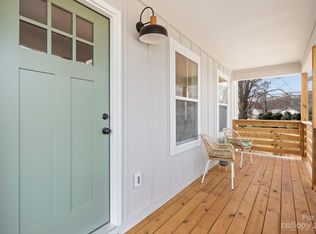 126 Avery Creek Rd, Arden, NC 28704