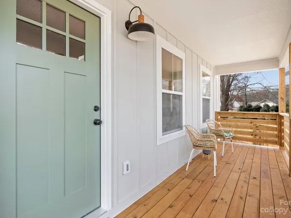 126 Avery Creek Rd, Arden, NC 28704