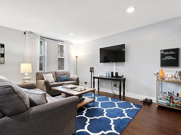 2nd image of 1319 W Barry Ave #G