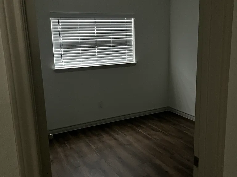 2077 Silver Oaks #207 — Photo 10
