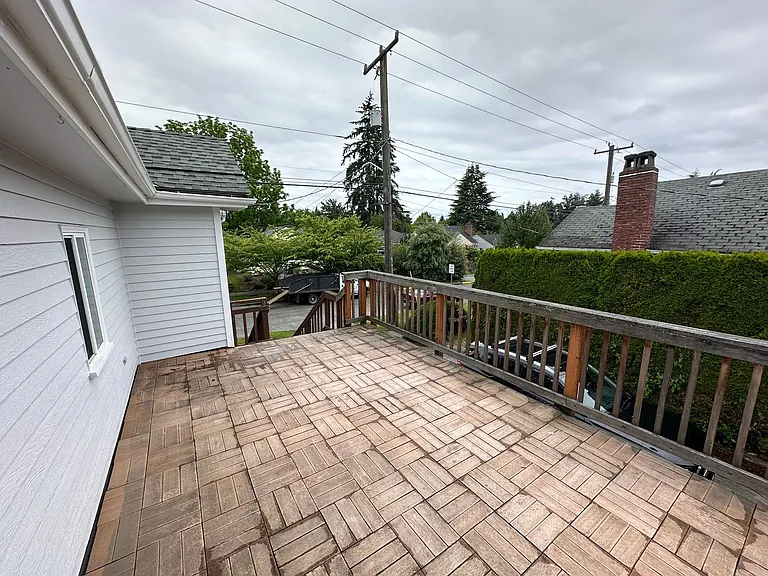 8203 Wallingford Ave N — Photo 2