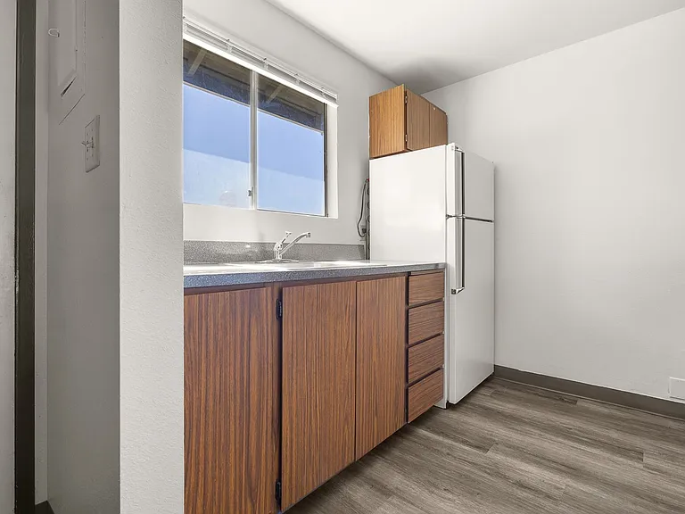 Grandview Apartments — Photo 4