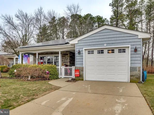 77 Huntington Dr, Southampton, NJ 08088