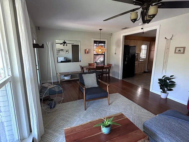 2519 Wilson St — Photo 10