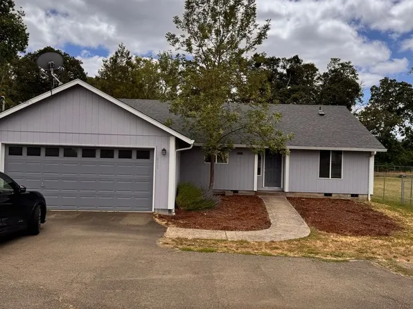 811 NE Newton Creek Dr, Roseburg, OR 97470