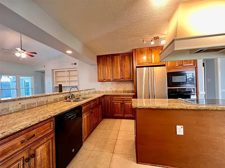 11407 Briar Rose Dr — Photo 8
